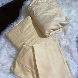 Elegant Cream Bedding Sheet Set